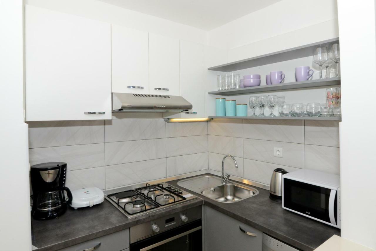 Appartamento Neluna Zara Esterno foto