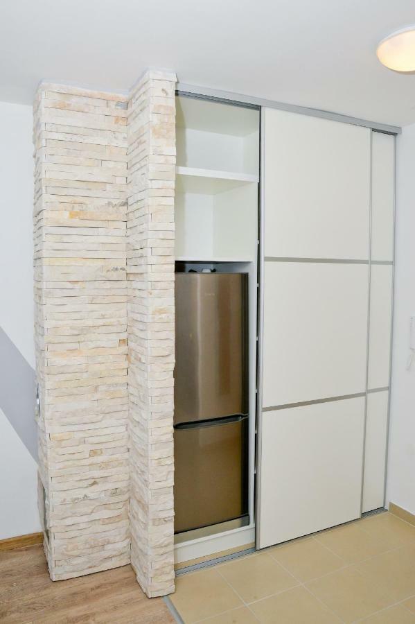 Appartamento Neluna Zara Esterno foto